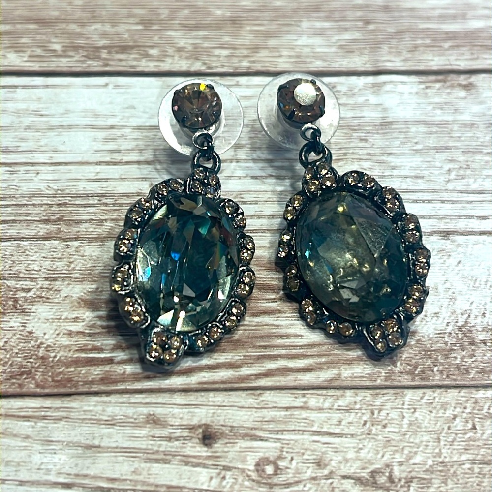 Tiara Misu Elegant Crystal Drop Earrings